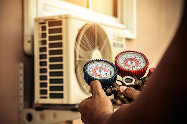 Professional Hvac Installation technician working in Powder Springs, GA